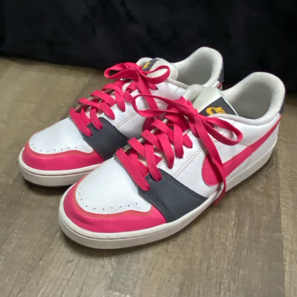 Nike Women's Shoes - White, Pink, and Gray